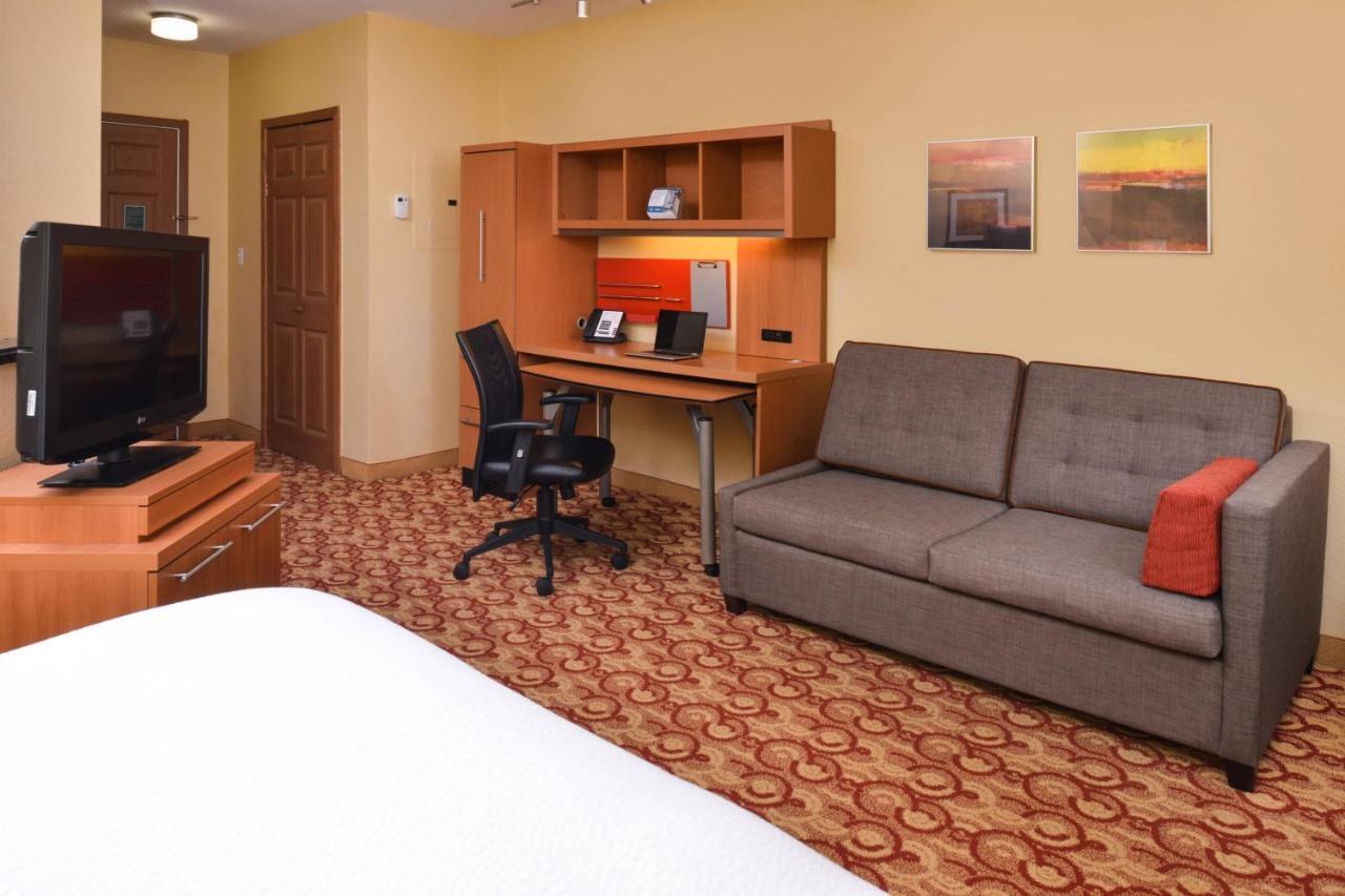 Candlewood Suites Miami Lakes By Ihg Экстерьер фото